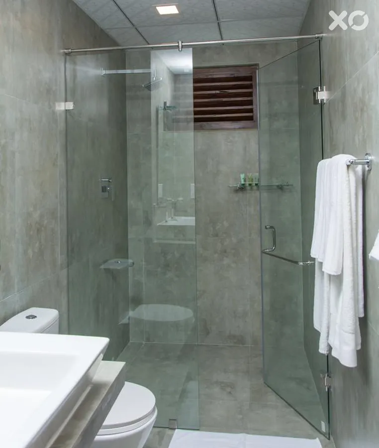 Sapphire Seas Beachfront Hotel