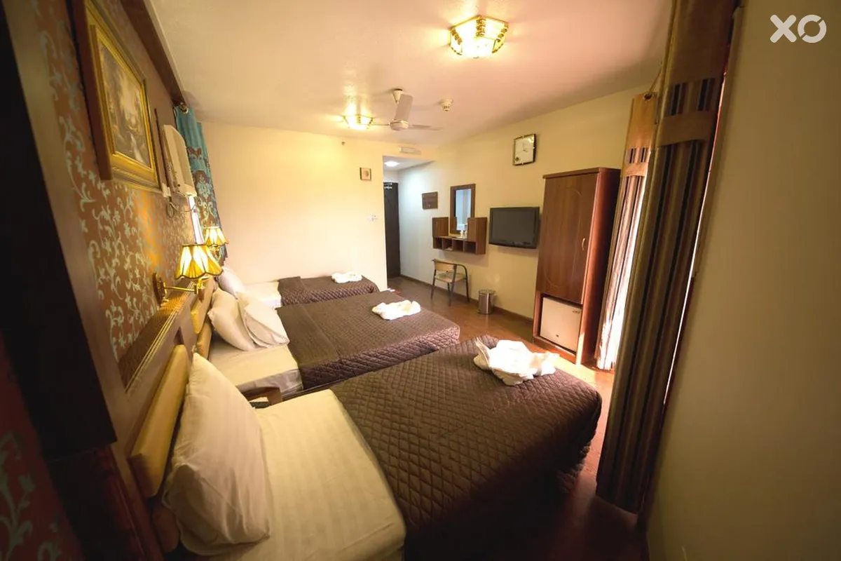 OYO 329 Down Town Hotel