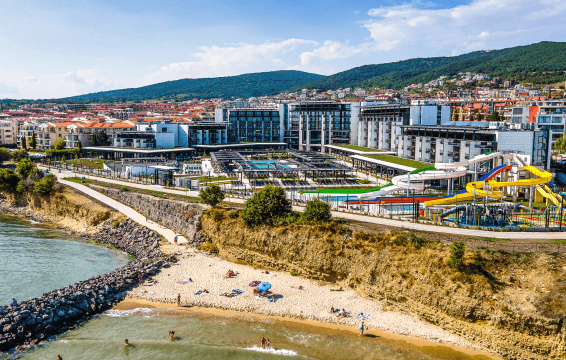 Подаруй дітям на День дитини море, гірки та відпочинок з рідними!