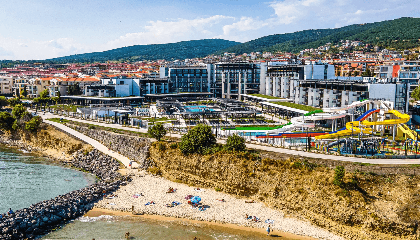 Подаруй дітям на День дитини море, гірки та відпочинок з рідними!