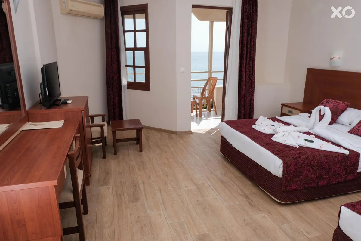 Anitas Beach Hotel
