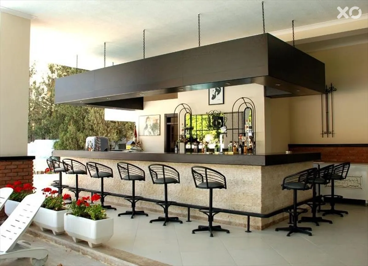 Boulevard Hotel