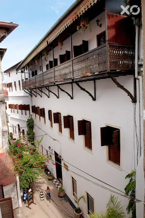 Dhow Palace Hotel