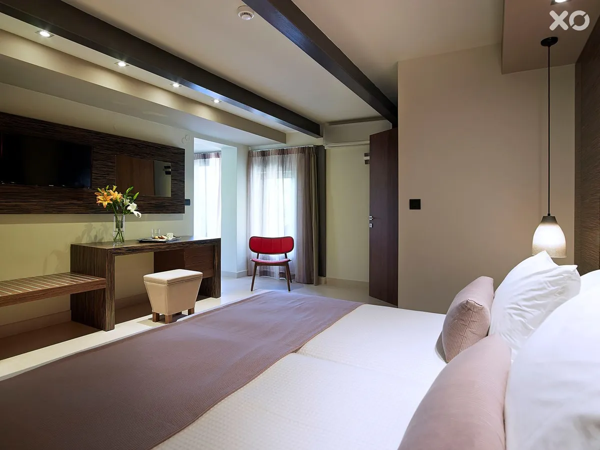 Elotis Suites Hotel