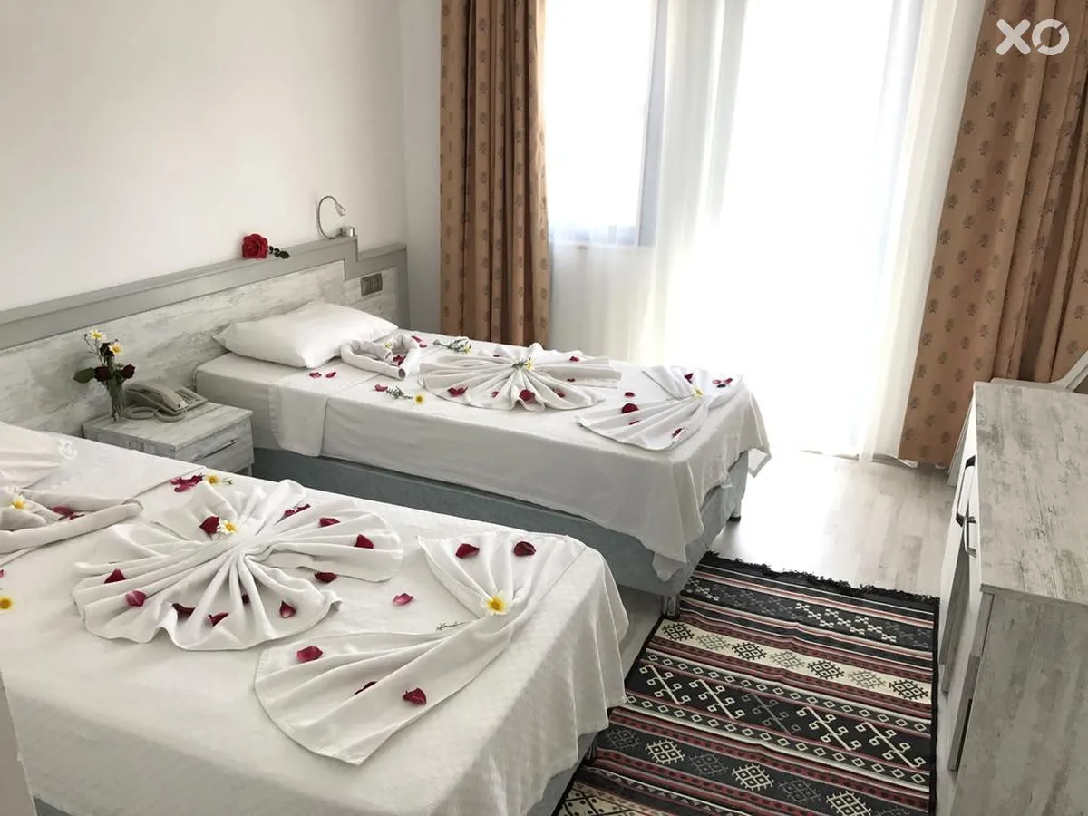 Aymes Hotel