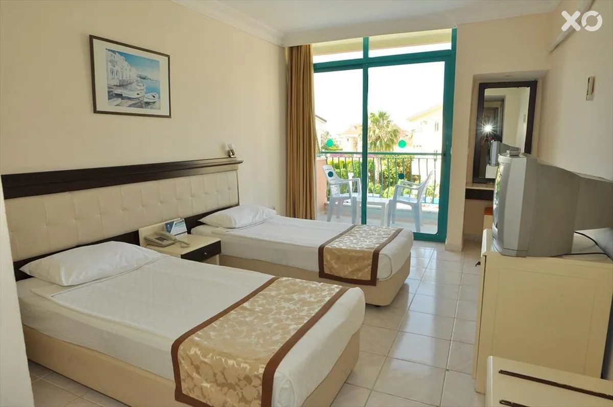 Park Side Hotel (Ces Park Hotel)