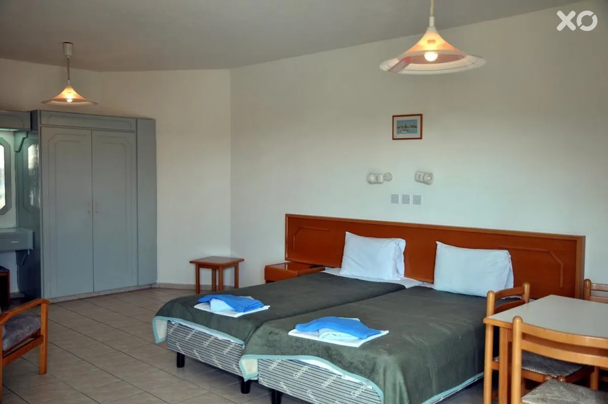 Debbie Xenia Hotel Apartments