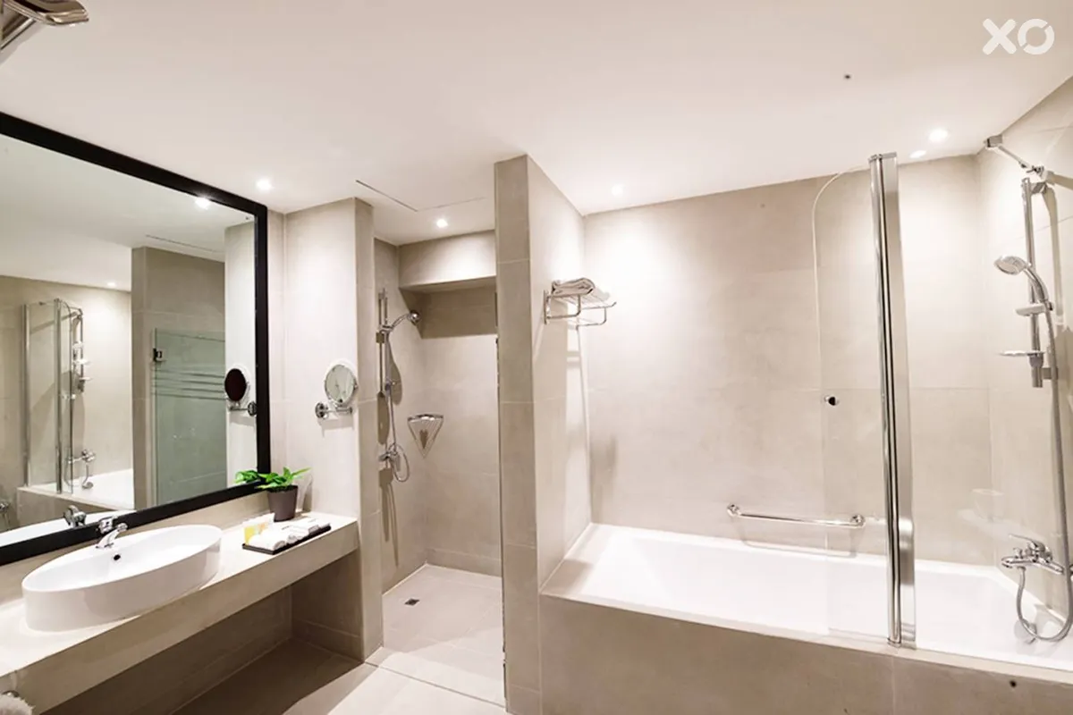 Majestic City Retreat Hotel
