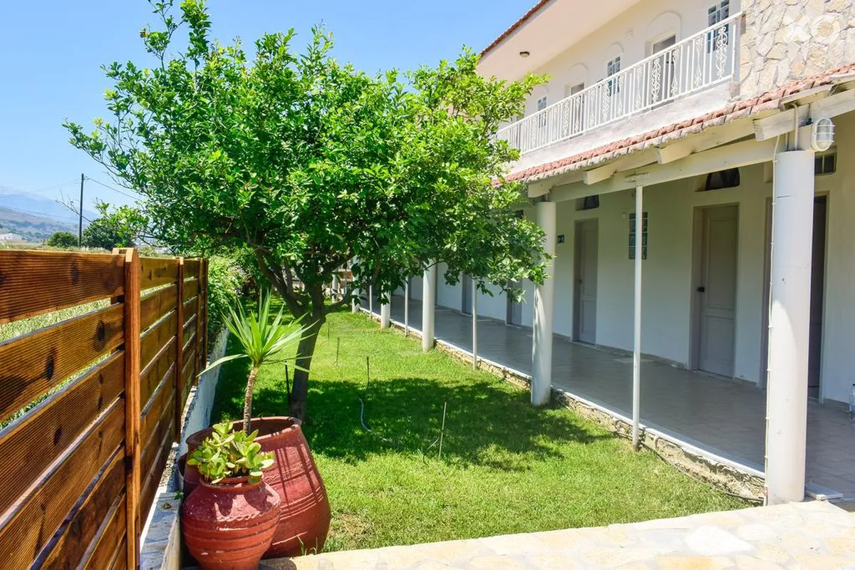 Dias Apartments