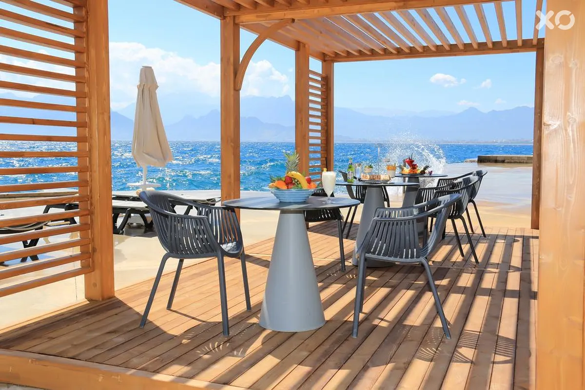 Akra Hotel