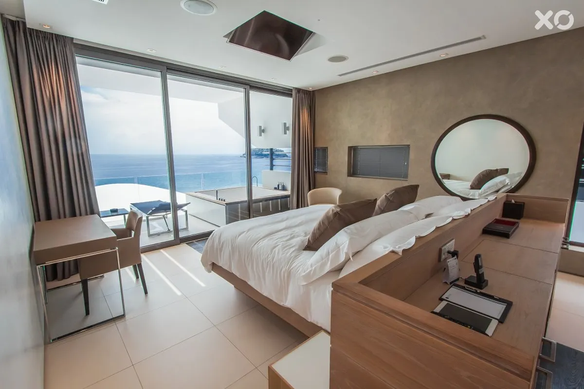 Kata Rocks Phuket Luxury Resort & Residence