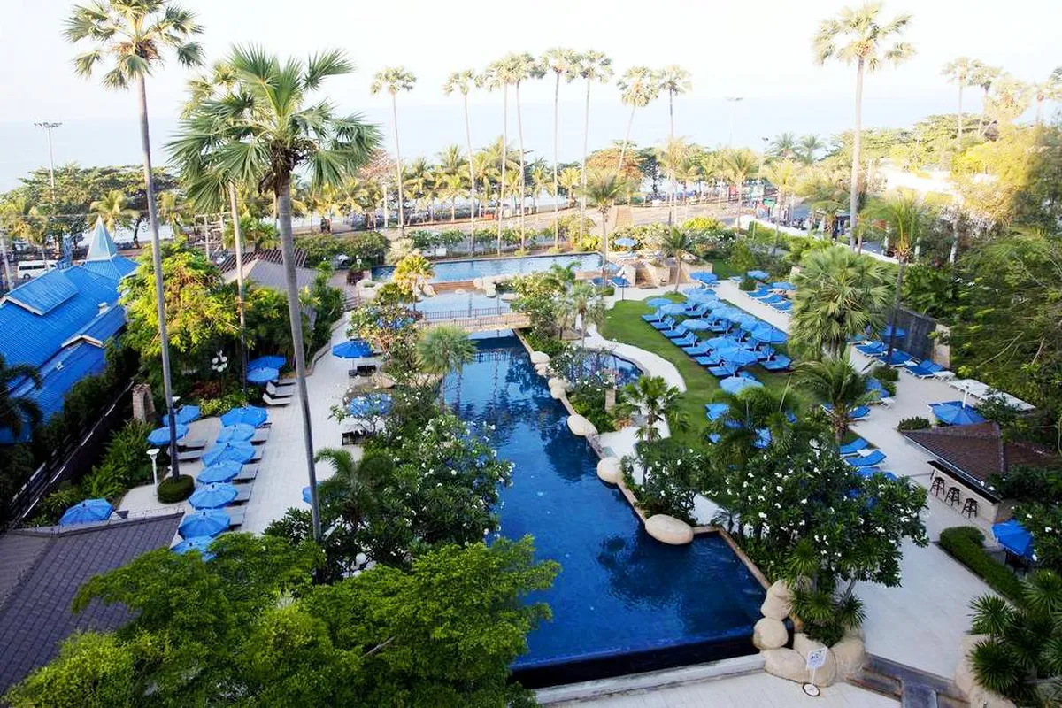 Jomtien Palm Beach Hotel & Resort