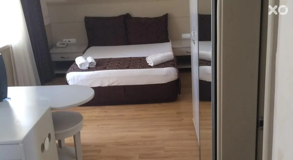 Almena Hotel
