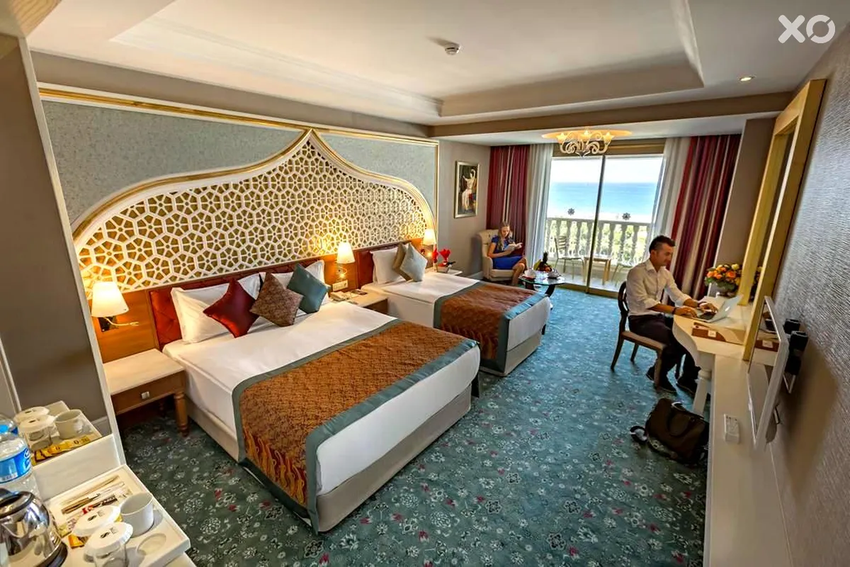 Royal Taj Mahal Hotel