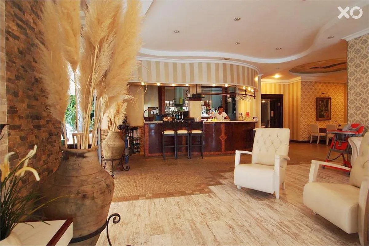 Romance Hotel