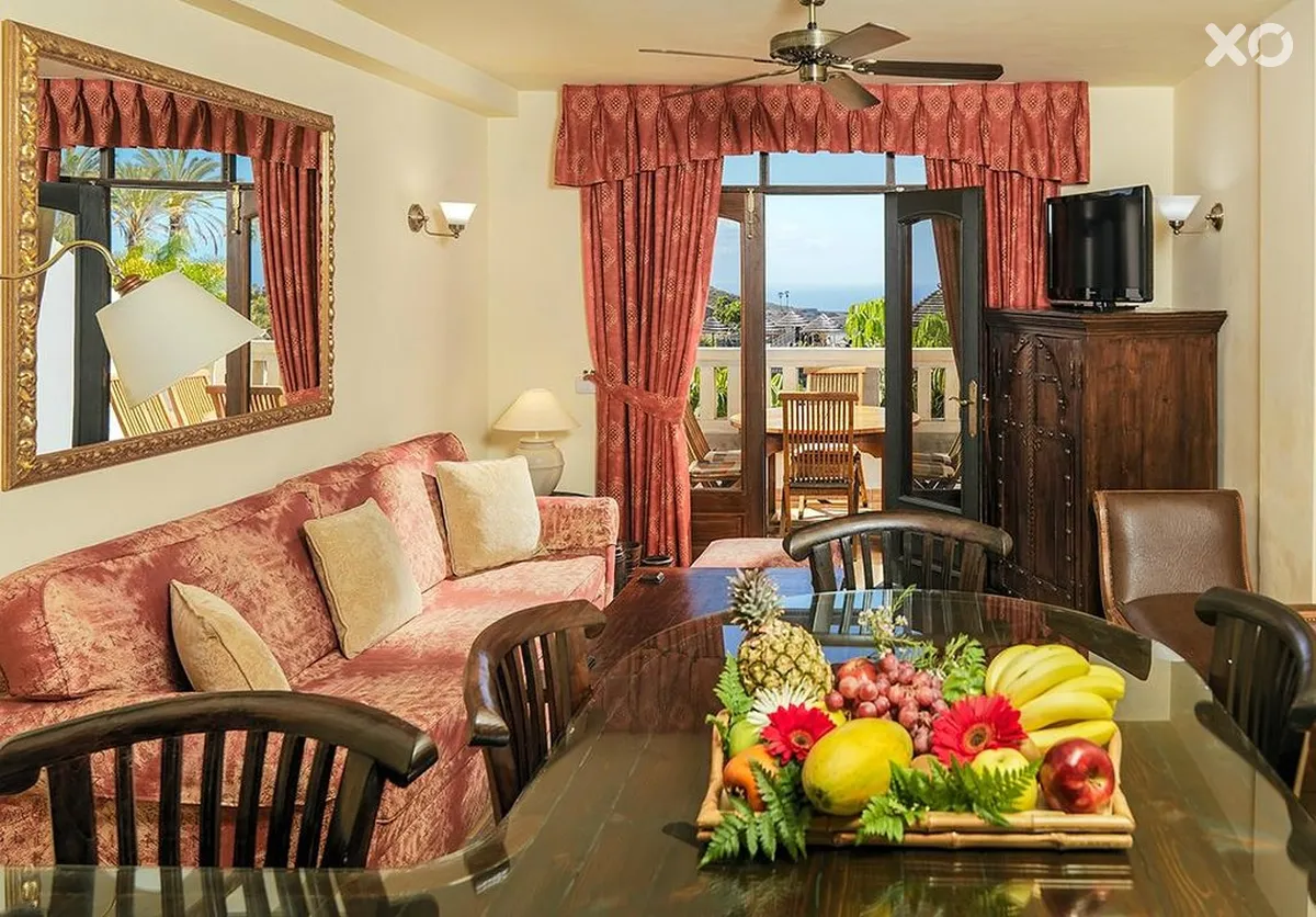 Regency Country Club Apartments & Suites