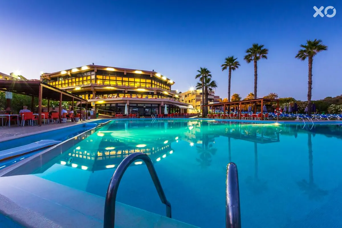 Auramar Beach Resort