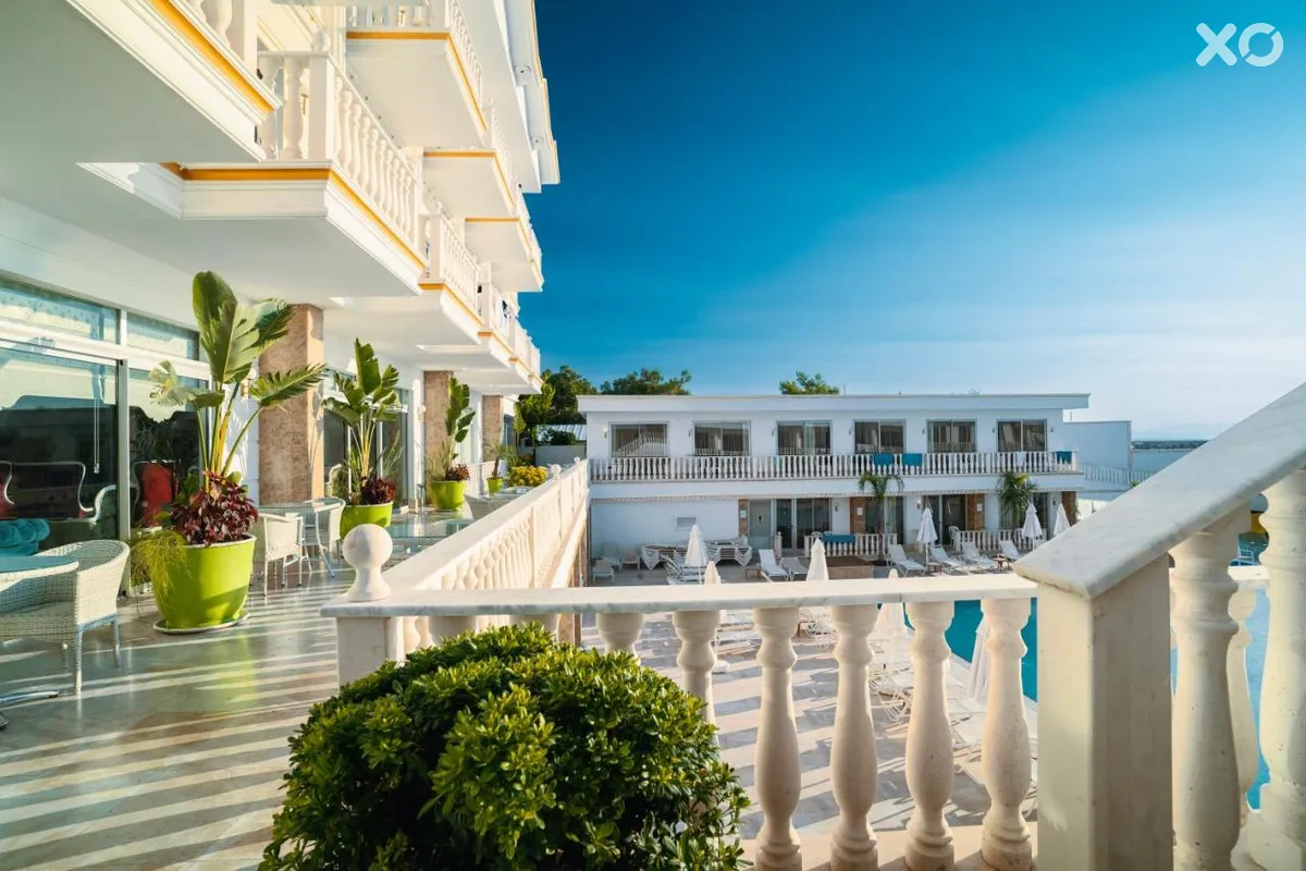 La Perla Hotel
