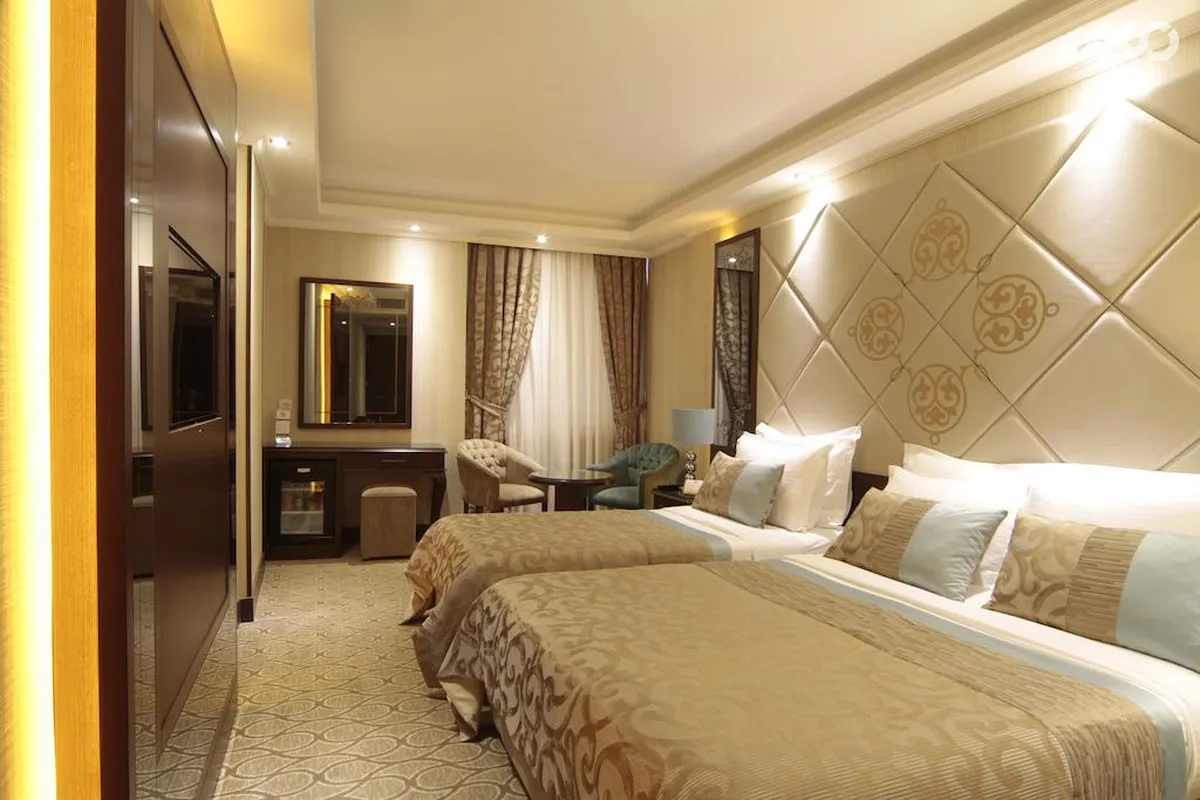 Black Bird Hotel