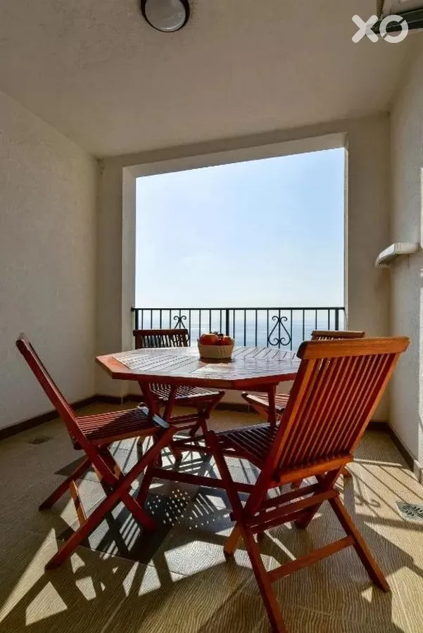 Leut Apartments