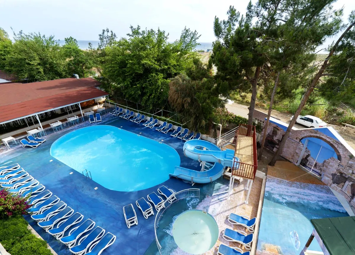 Aperion Beach Hotel