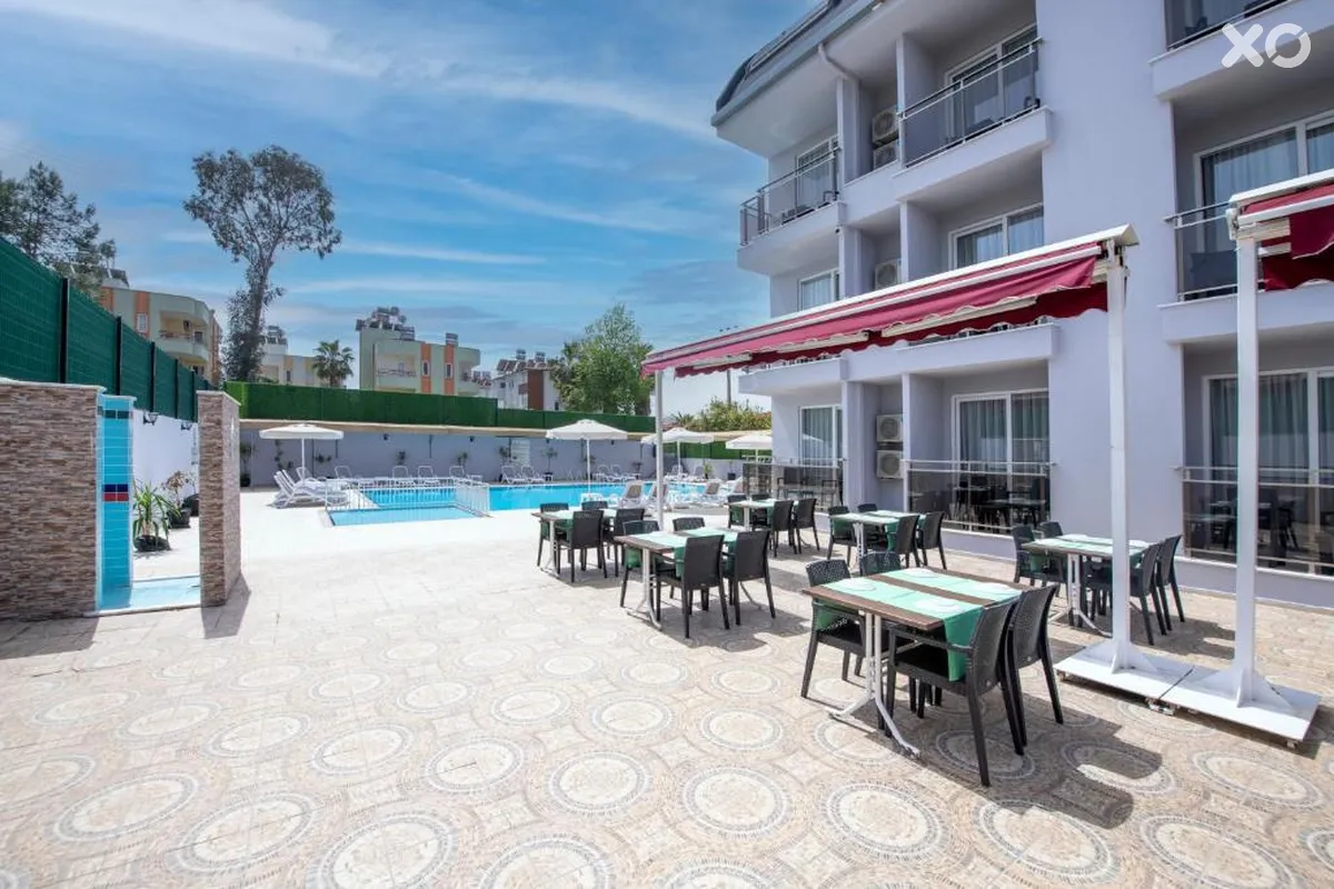 A Hotel Side
