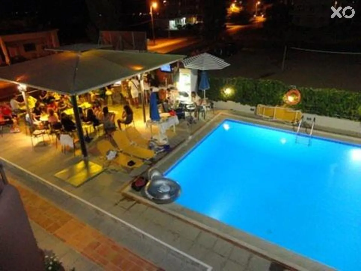Alexandros M Hotel