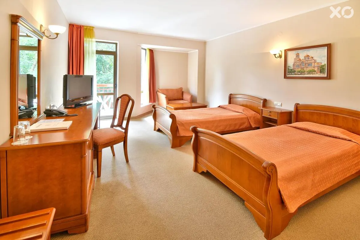 Estreya Residence Hotel