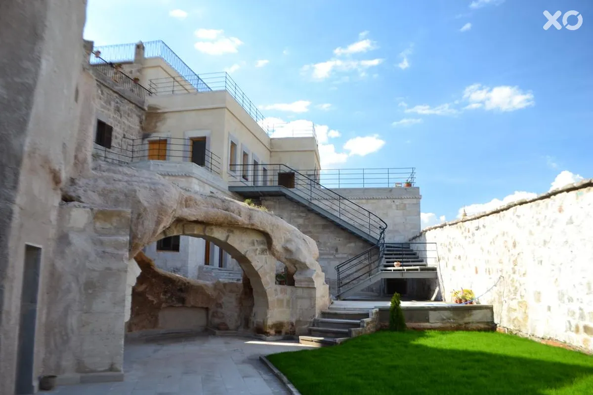 Helike Cave Hotel