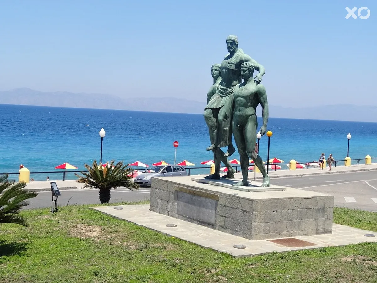 Mitsis Petit Palais Beach Hotel