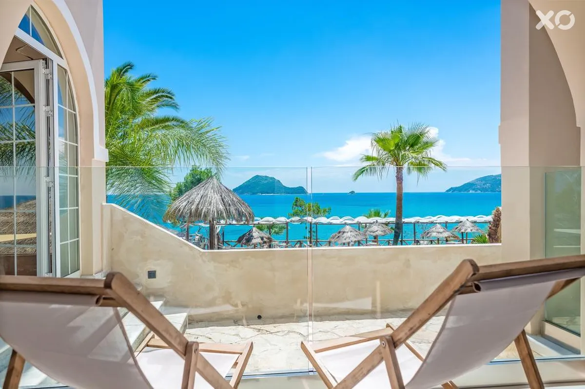 Gloria Maris Hotel Suites & Villa