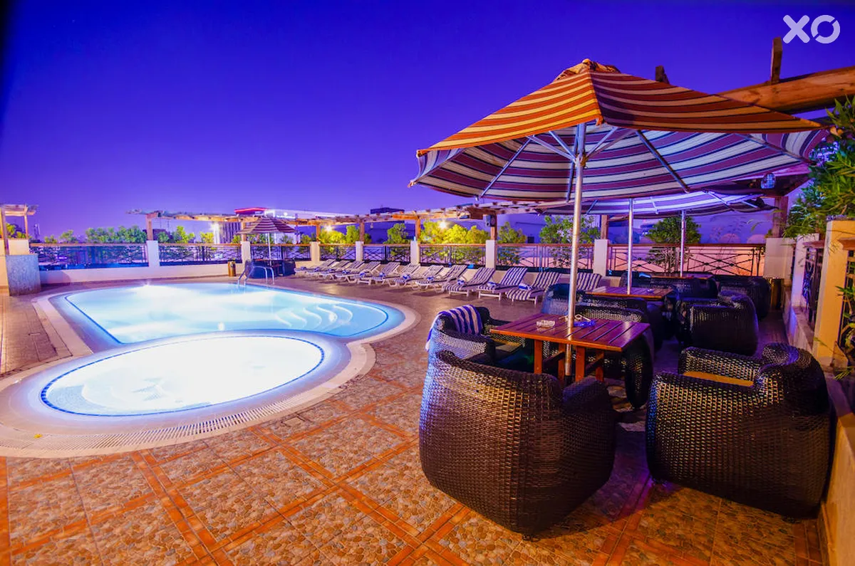 Landmark Summit Hotel