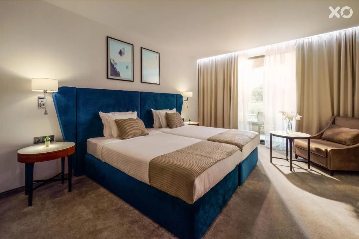 Astor Garden Hotel