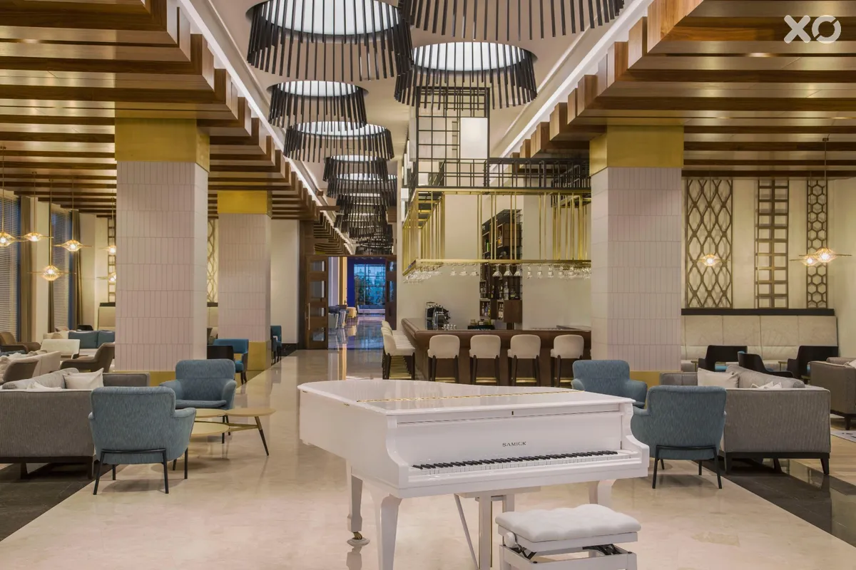 Acanthus Cennet Barut Collection