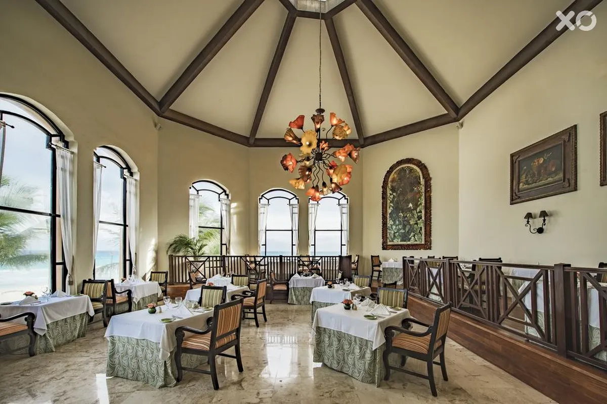Royal Hideaway Playacar