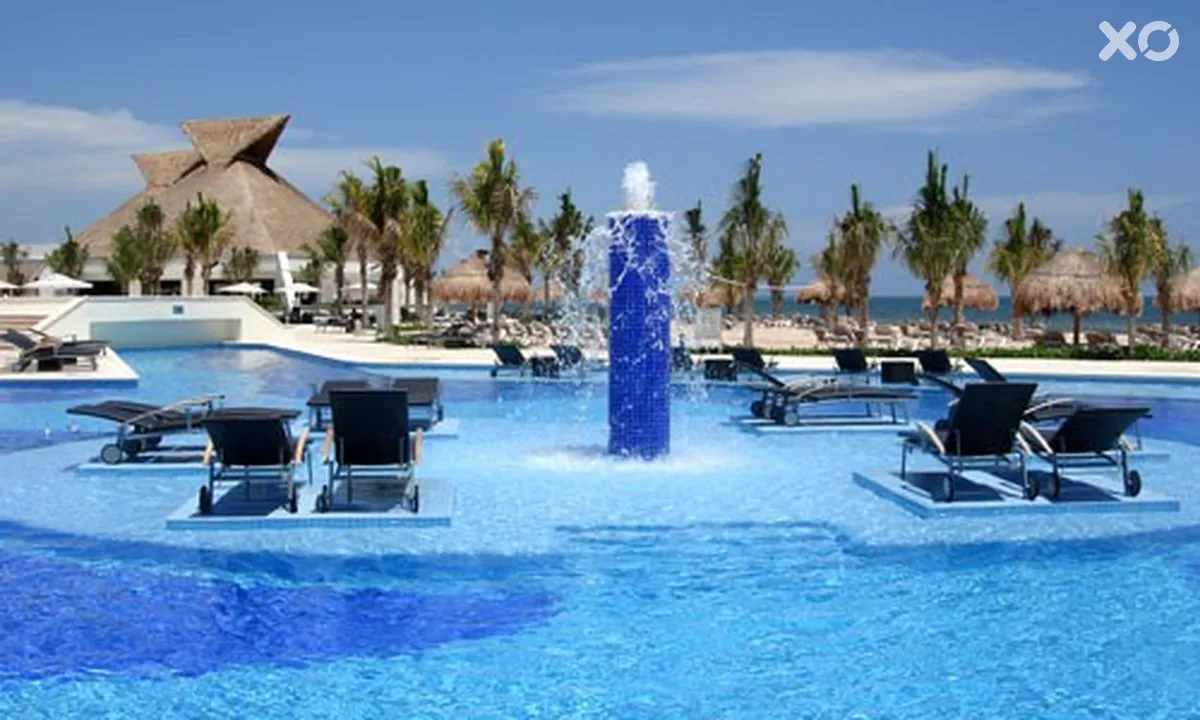 BlueBay Grand Esmeralda