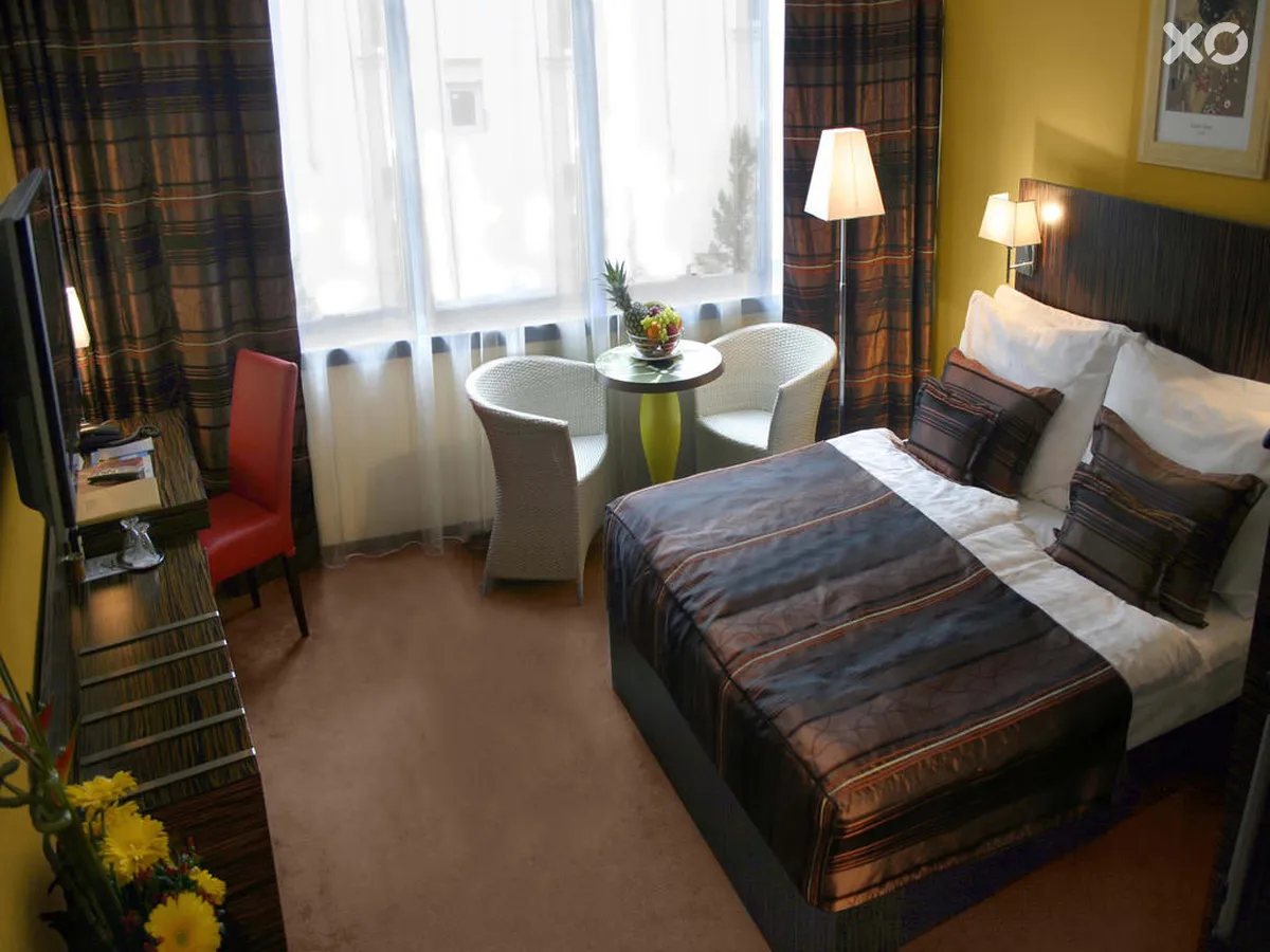 Crystal Palace EA Hotel