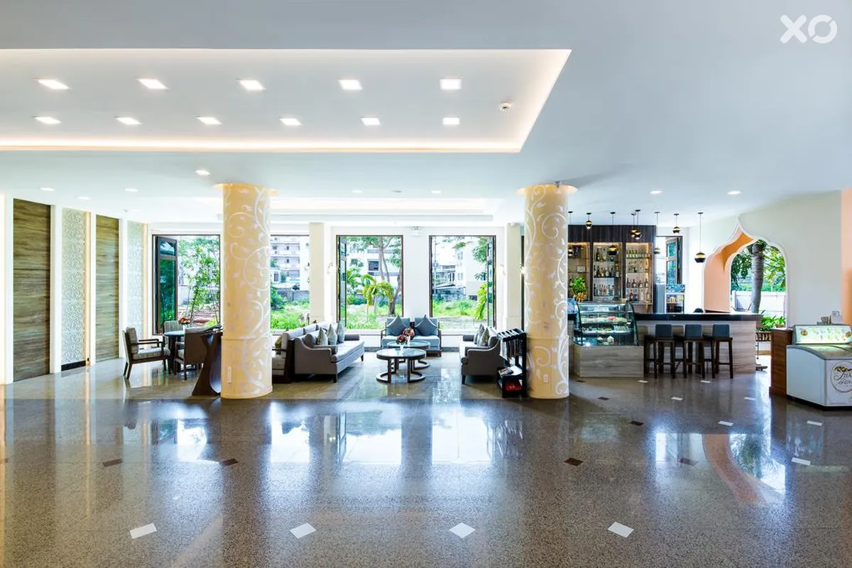 Aiyara Palace Hotel