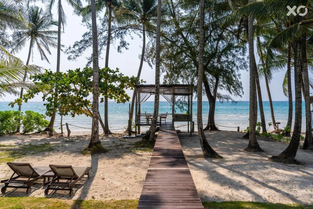 High Season Pool Villa & Spa