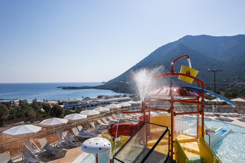 Хвилі гармонії та грецької насолоди у Atali Grand Resort