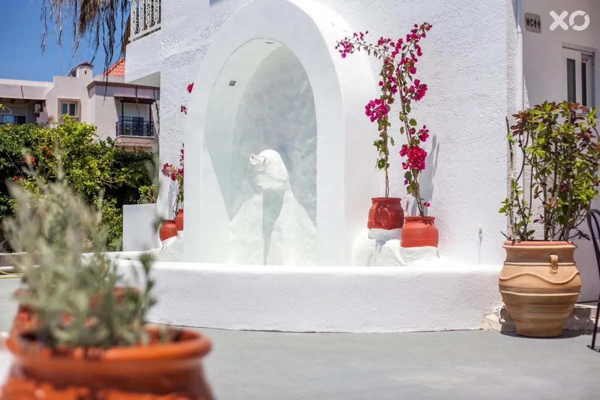 Tinas Plus Hotel