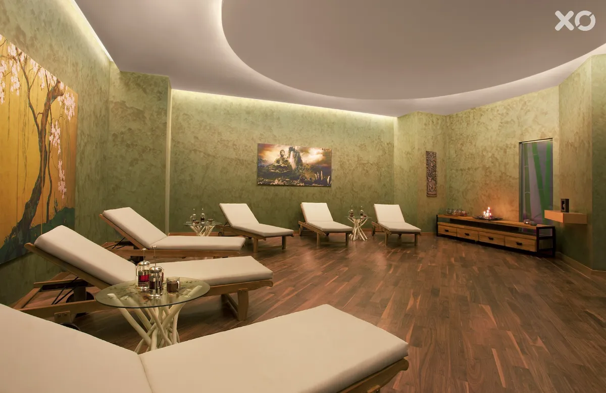 Akra V Hotel