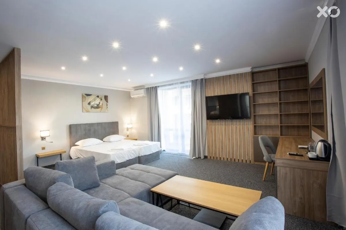 Avenue Hotel Deluxe