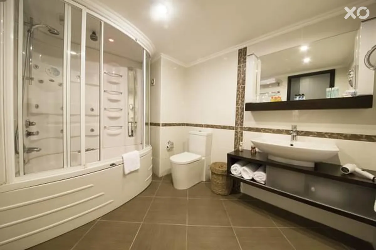 Marina Hotel & Suites