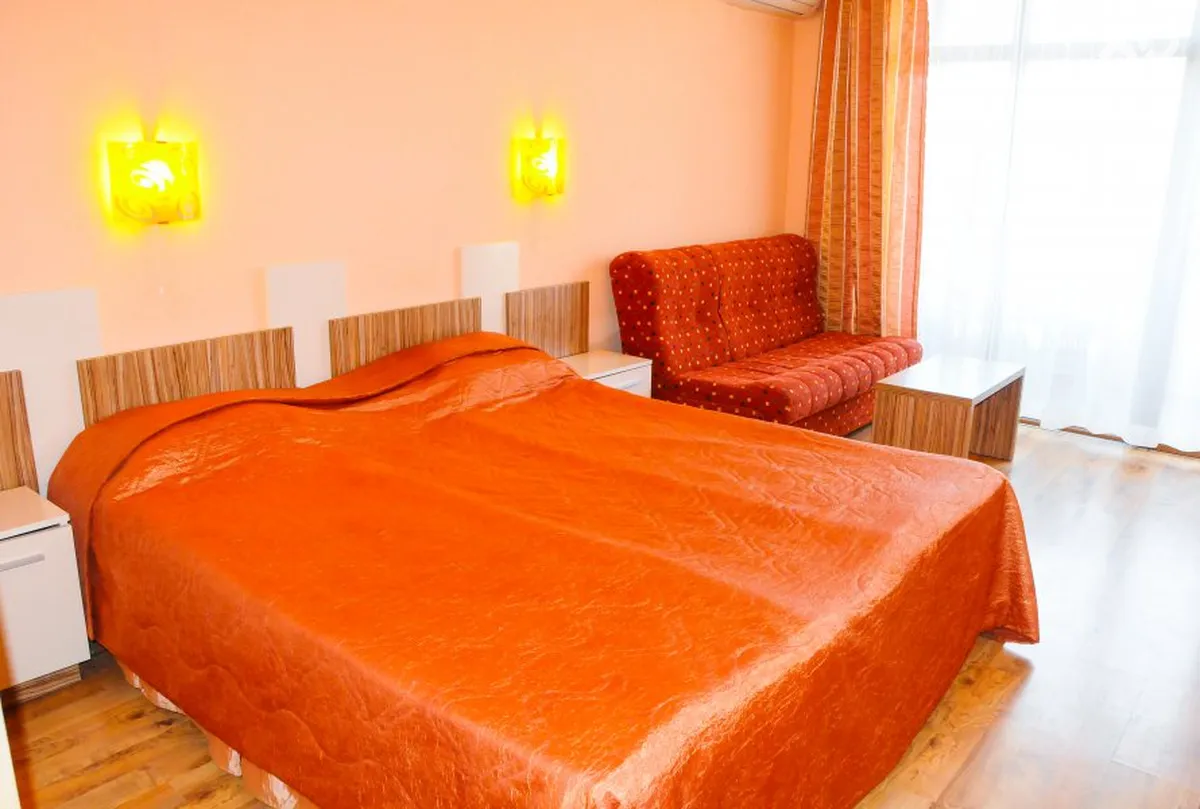 Apolis Hotel