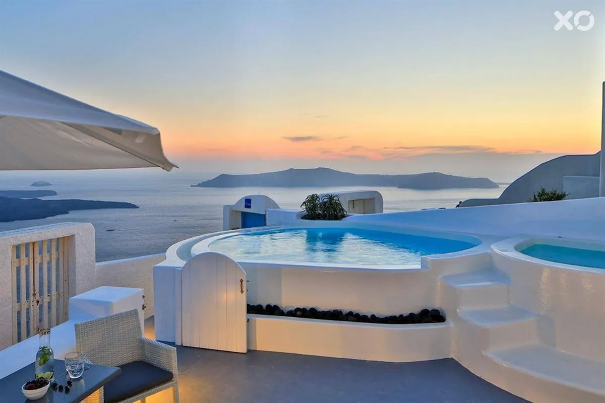 Cloud 9 Villa Iokasti