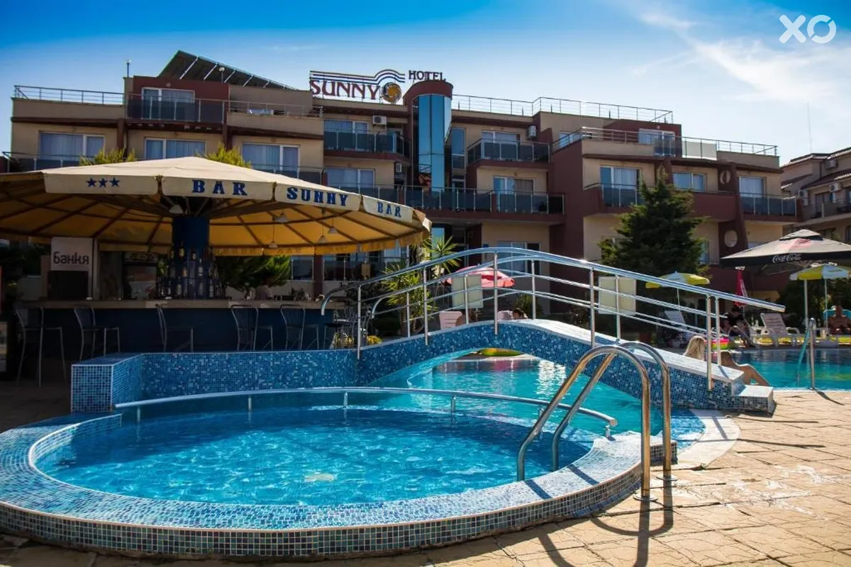 Sunny Hotel