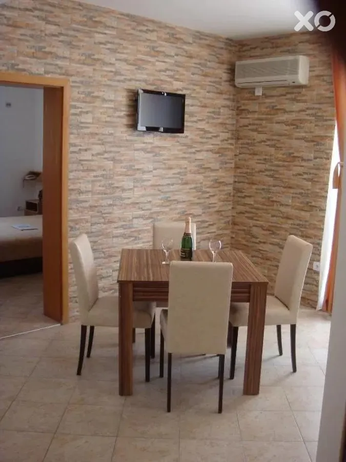 Azzuro Apartments