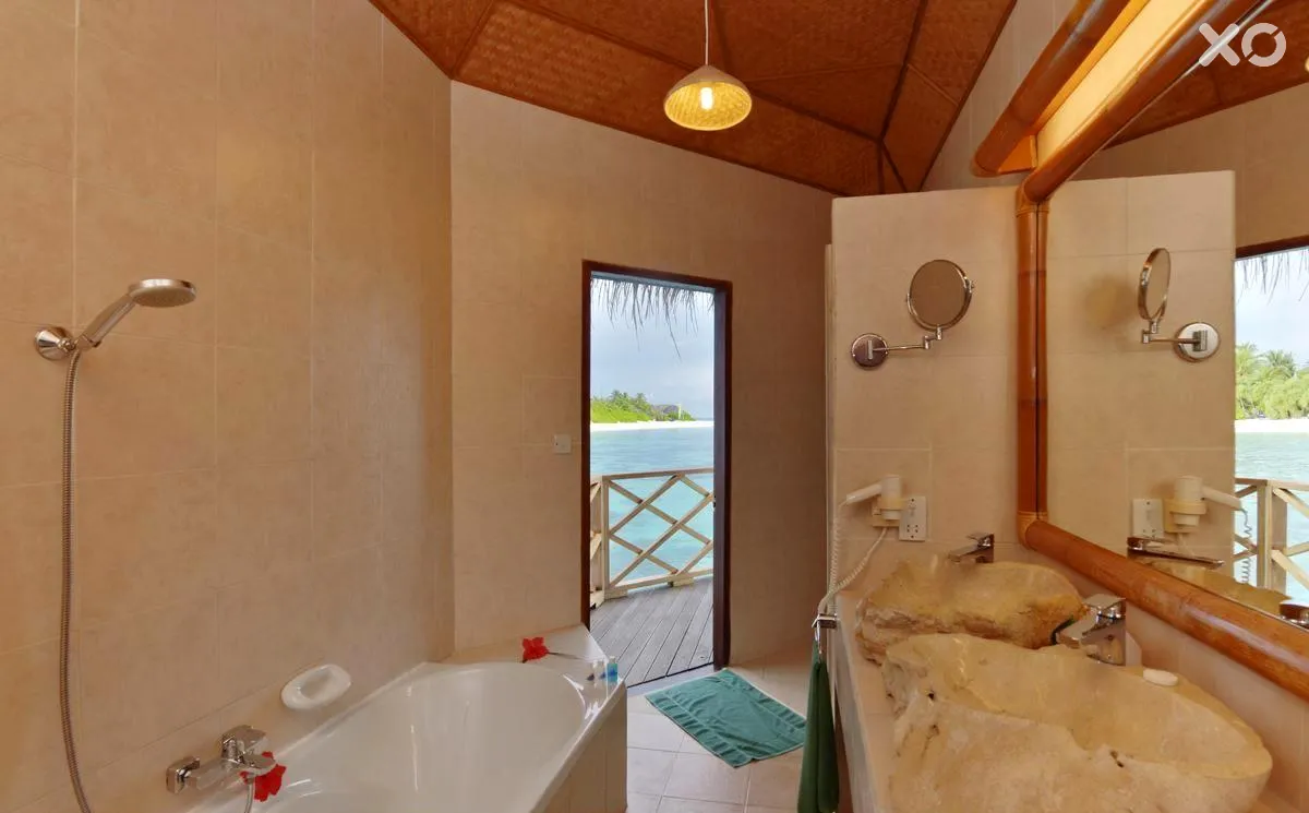 Angaga Island Resort & Spa
