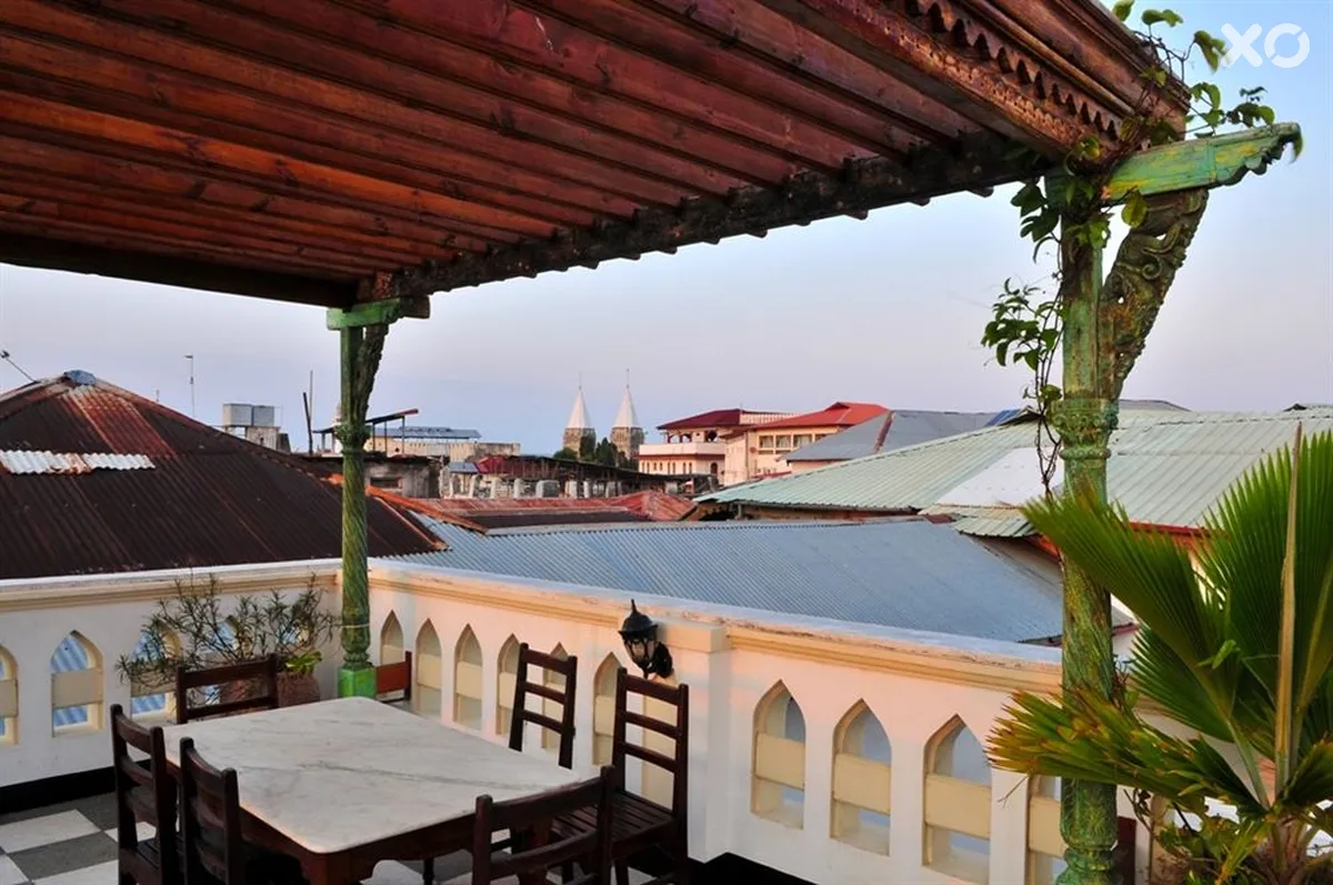 Dhow Palace Hotel